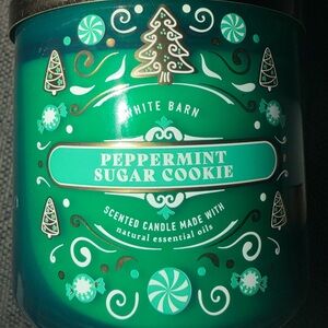 White Barn Peppermint Sugar Cookie Candle - Teal